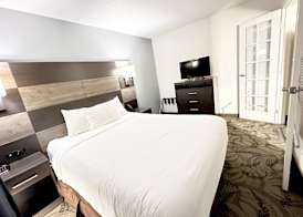 MainStay Suites Madison Airport 5