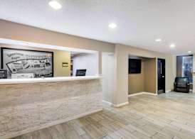 Super 8 by Wyndham Indianapolis/NE/Castleton Area 3
