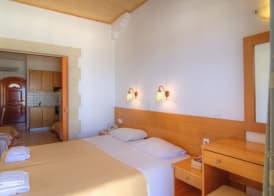 Adonis Hotel 5