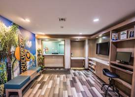 Travelodge by Wyndham Culver City 4