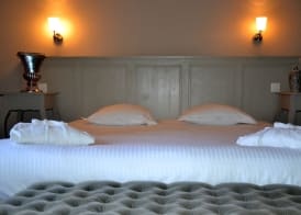 LE H - Hôtel & Restaurant 4