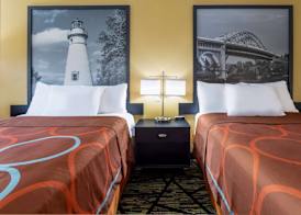 Super 8 by Wyndham Wooster 5