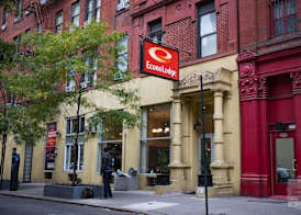 Econo Lodge Times Square 4