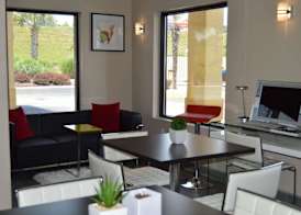 Super 8 by Wyndham Stockbridge 3