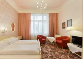 Hotel Pension Baronesse 5