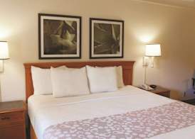 Baymont by Wyndham Houston La Porte 5