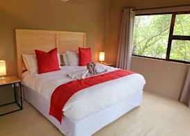 Kingfisher Creek Safari Cottages 2