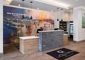 La Quinta Inn & Suites by Wyndham Chattanooga Downtown/South 2