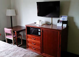 Rodeway Inn Cedar Rapids Westdale 5