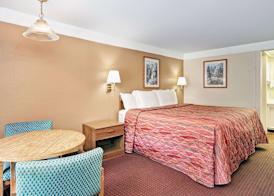 Knights Inn Charleston 3