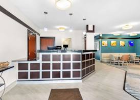 Comfort Inn 3