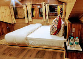 Wood Stock Kasauli-Rooms With Balcony & Cottages with private Terrace-Panoramic View -Adjoining Forest Track 3