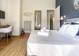 Dandelion Apartment with Acropolis View 2