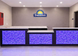 Days Inn & Suites by Wyndham Tomball Houston NW 4
