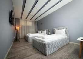 Hotel Gloria KS 5