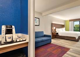 Holiday Inn Express & Suites LAVONIA by IHG 5