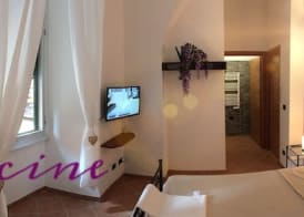 Virginia's Rooms 4
