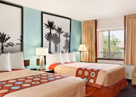 Super 8 by Wyndham Indio 2