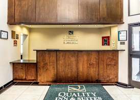 Quality Inn & Suites Coliseum 4