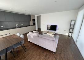 Immaculate 2bed Apartment in London - City Views 3