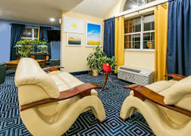 Days Inn & Suites by Wyndham Pryor 3