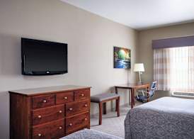 Green Mill Village Hotel & Suites, BW Signature Collection 5