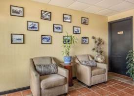 Econo Lodge Fort Knox 4
