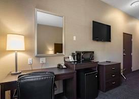 Comfort Inn & Suites Fox Creek 4