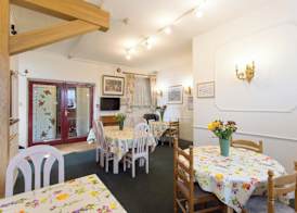 Oakwood Bed and Breakfast Heathrow 2