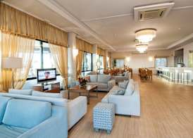 Phoenix Beach Hotel 4