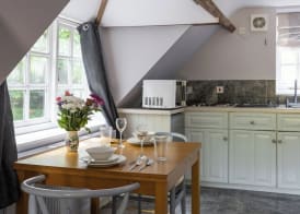 The Coach House Beautiful Georgian Apartment Wifi and Parking near Bath 3
