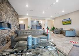 Cobblestone Hotel & Suites - Austin 2