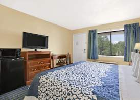Days Inn by Wyndham Middletown 5
