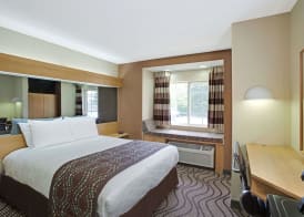 Microtel Inn by Wyndham University Place 3