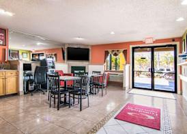 Econo Lodge Atlanta Airport East 2