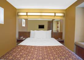 Microtel Inn & Suites by Wyndham Harrisonburg 3
