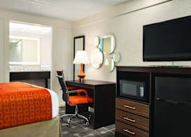 Dover Inn and Suites 3