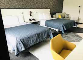 Hy-Lo Hotel 4