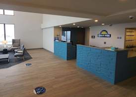 Days Inn by Wyndham Johnson Creek 2