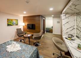 Novel Centre Point Hotel 5