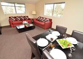 Quality Suites Amore 5