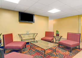 Super 8 by Wyndham Stamford/New York City Area 2