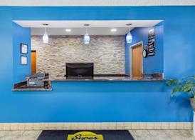 Super 8 by Wyndham Kokomo 4