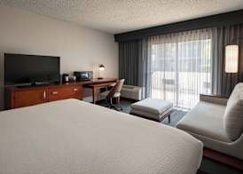 Courtyard by Marriott Fresno 5