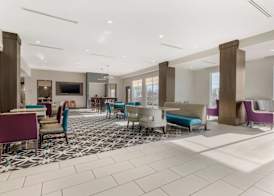 Comfort Inn & Suites 3