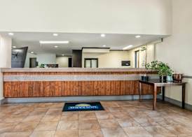 Days Inn by Wyndham Fontana / Rialto 3