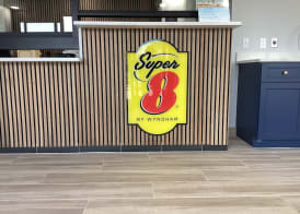 Super 8 by Wyndham Baltimore Northwest 4