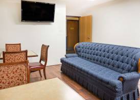 Super 8 by Wyndham Monmouth IL 2