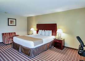 Days Inn & Suites by Wyndham Johnson City 5