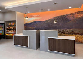 La Quinta Inn & Suites by Wyndham Tracy 2